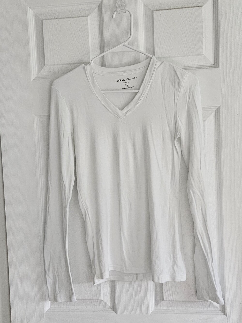 Eddie Bauer White V-Neck Long Sleeve Shirt